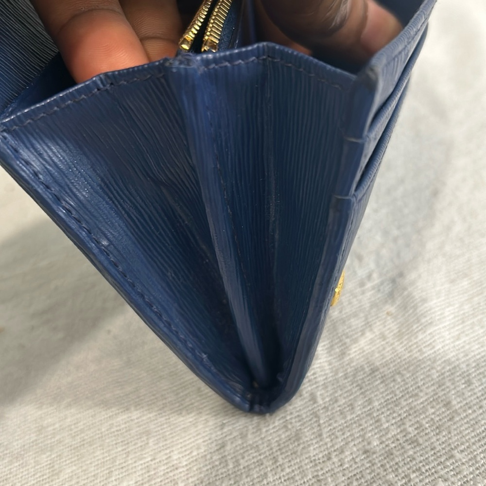 Authentic PRADA MILANO blue long wallet with COA - Picture 16 of 17